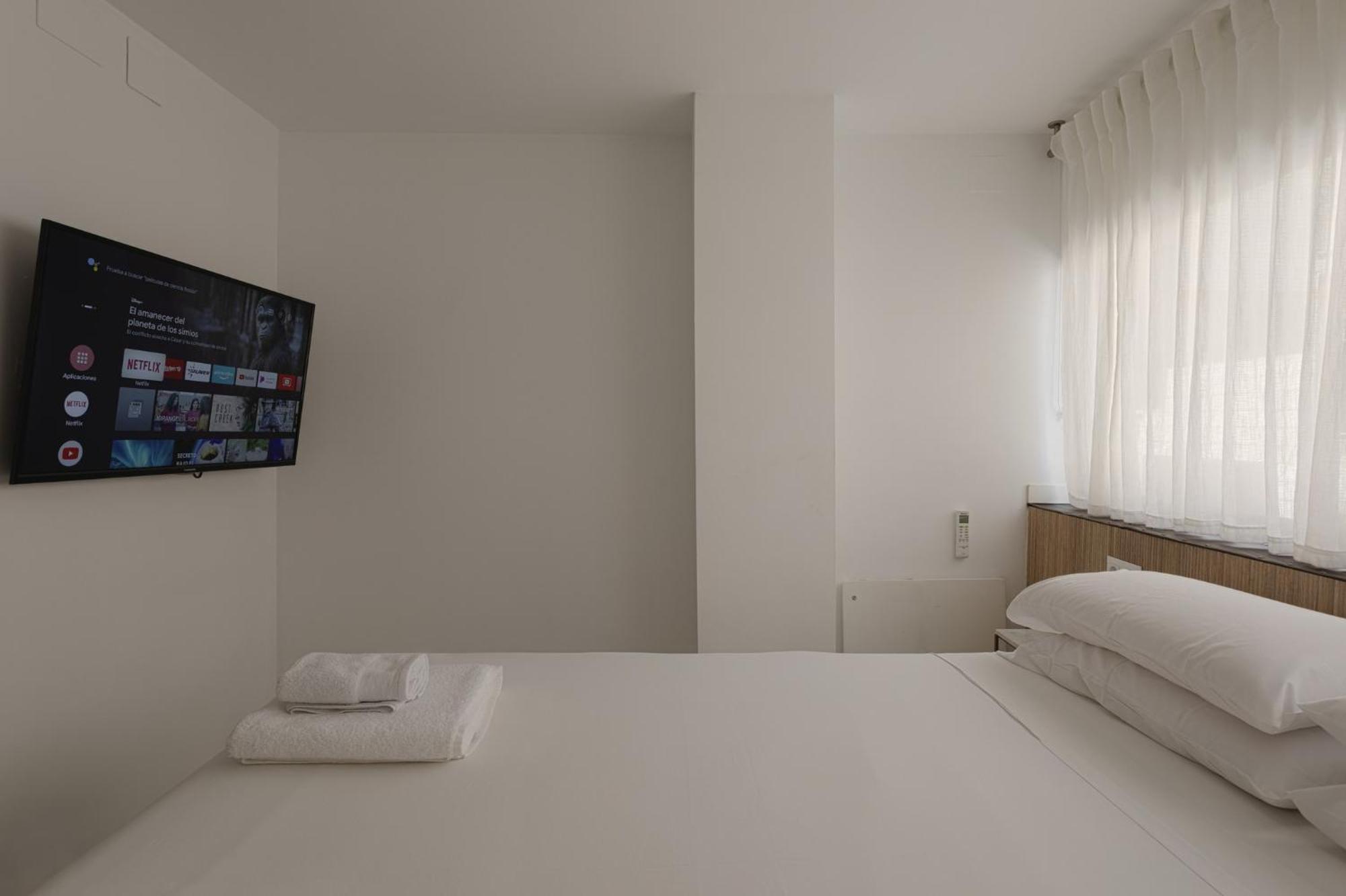 Beach Malagueta By Caleta Homes 马拉加 外观 照片